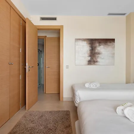 Vivi Homes - Elisa Pool, Gym & Sea View 公寓