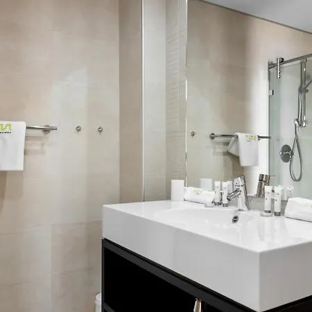 Vivi Homes - Elisa Pool, Gym & Sea View