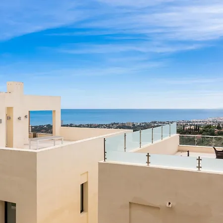 Vivi Homes - Elisa Pool, Gym & Sea View 马尔韦利亚