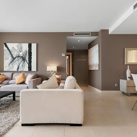 Vivi Homes - Elisa Pool, Gym & Sea View 公寓