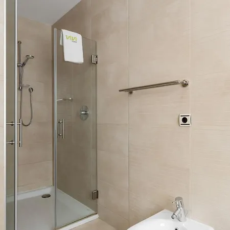 公寓 Vivi Homes - Elisa Pool, Gym & Sea View *